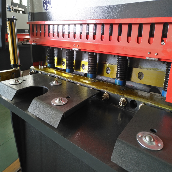 擺式剪板機(jī)6×3200 (4).jpg