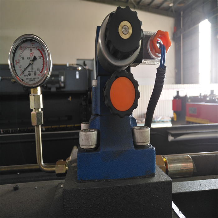 擺式剪板機(jī)6×3200 (12).jpg