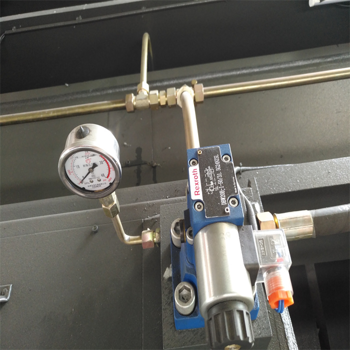 擺式剪板機(jī)6×3200 (13).jpg