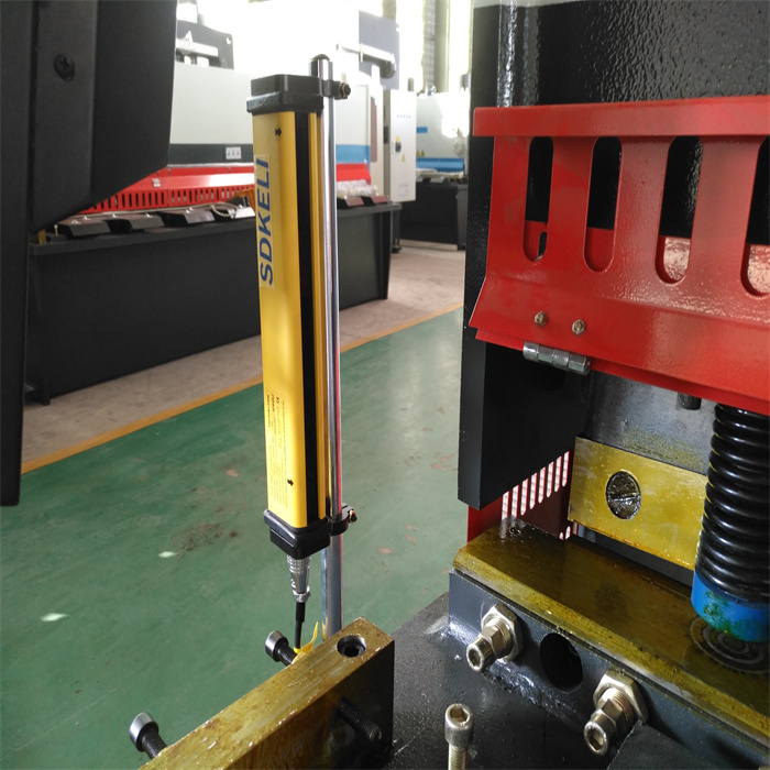 擺式剪板機(jī)6×3200 (16).jpg